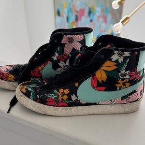 Nike vintage Blazer High-Top Sneakers - Mint and Black/floral